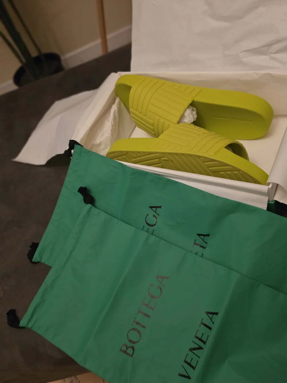Bottega Veneta Rubber Slide Sandal bright kiwi-green